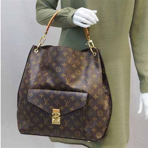 louis vuitton bag pochette metis|Louis Vuitton metis hobo bag.